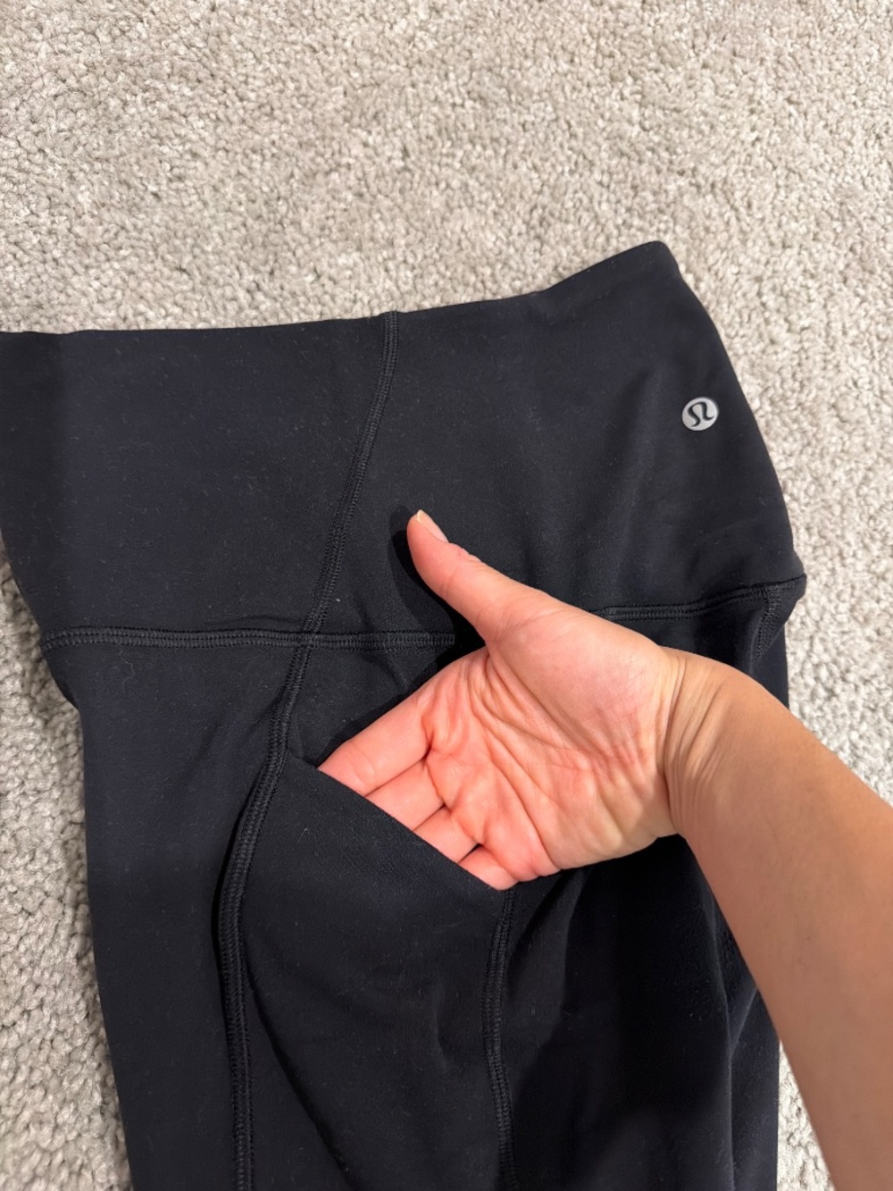 lululemon Align High-Rise Short with Pockets 8", Size 4 - Picture 6 of 6